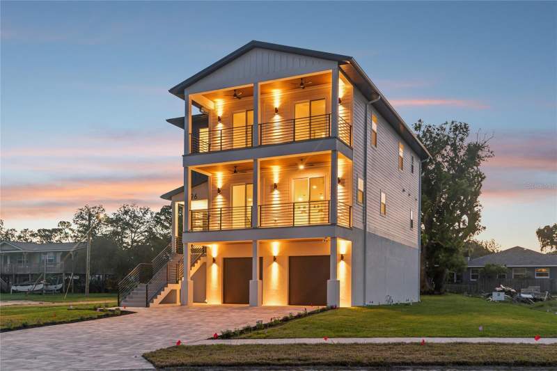 5 bedroom Single Family Residence at 96 Shore Drive, Clarks H L Sub, Tarpon Springs — photo 3