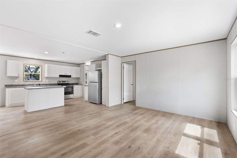 4 bedroom Manufactured Home at 12371 NE 82nd Place, University Estates, Bronson — photo 3
