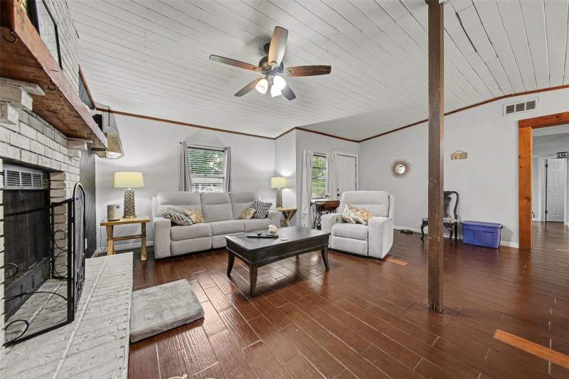 2 bedroom Single Family Residence at 231 E 1st Street, North Chuluota, Chuluota — photo 4