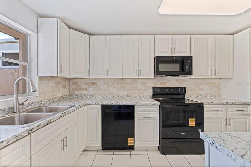 2 bedroom Condominium at 409 Boca Ciega Point Boulevard #409, Boca Ciega Point, St Petersburg — photo 5