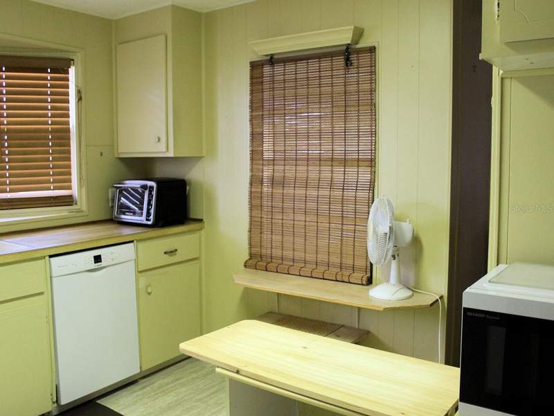 2 bedroom Manufactured Home at 476 Needle Palm Street, Palm Hill Mobile Home Park Unrec, Largo — photo 3