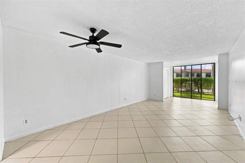 2 bedroom Condominium at 2051 Skimmer Court #112, Club At Feather Sound The Condo, Clearwater — photo 5