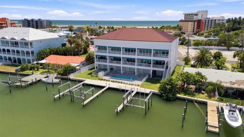 3 bedroom Townhouse at 11797 1st Street, Coastal Collection Twnhms, Treasure Island — photo 3