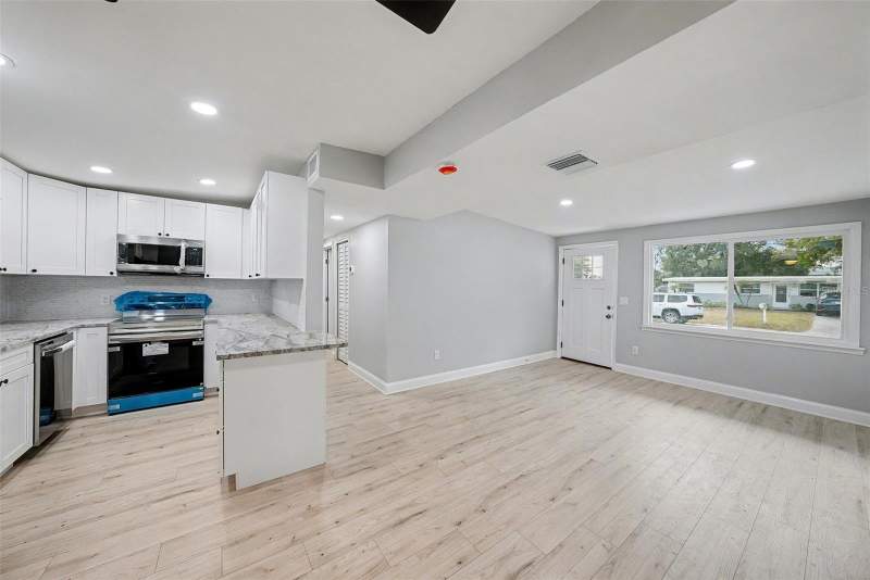 4 bedroom Single Family Residence at 2162 Barcelona Drive, Sunset Gardens, Clearwater — photo 5
