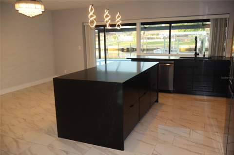 1019 Spindle Palm Way, Apollo Beach FL - photo 19 of 81