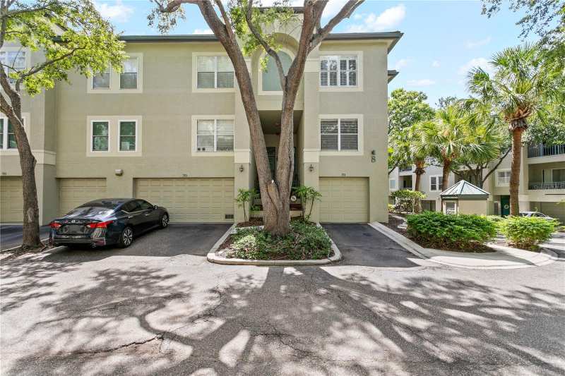 1 bedroom Condominium at 751 Coral Reef Drive, 5QW / Island Place A Condo, Tampa — photo 1