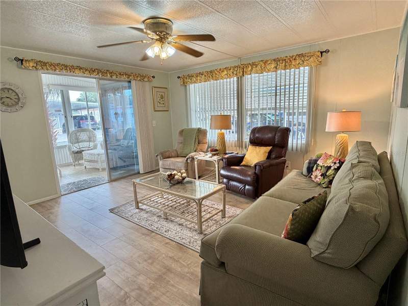 2 bedroom Mobile Home at 109 Camellia Trail, Hawthorne At Leesburg A Coop, Leesburg — photo 2