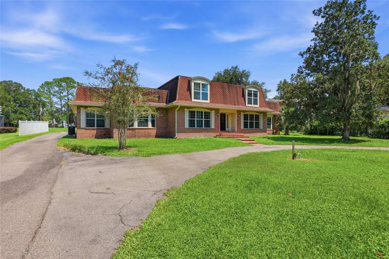 6 bedroom Single Family Residence at 6319 SW 37th Way, Country Club Manor, Gainesville — photo 4
