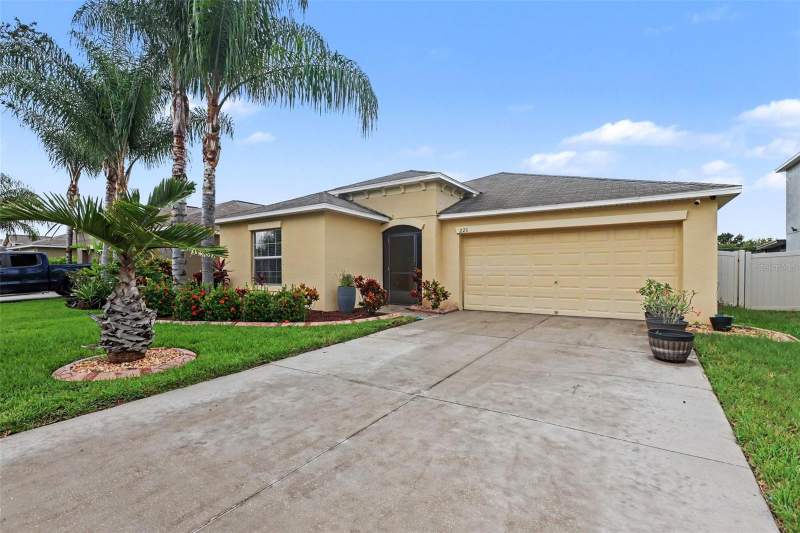 4 bedroom Single Family Residence at 223 Cascade Bend Drive, Riverbend West Ph 1, Ruskin — photo 2