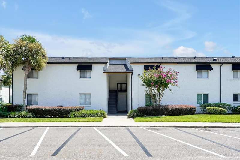 3 bedroom Condominium at 4309 N Semoran Boulevard #2, Avalion, Orlando — photo 1