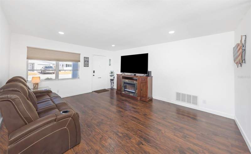 2 bedroom Single Family Residence at 4488 100th Avenue, Mainlands Of Tamarac By The Gulf Two Condo, Pinellas Park — photo 5