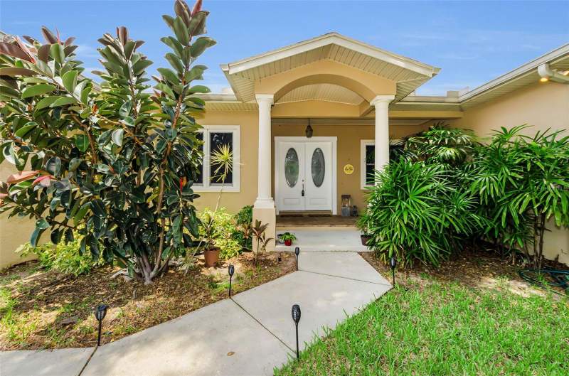 4 bedroom Single Family Residence at 1888 Bugle Lane, Douglas Manor Estates, Clearwater — photo 2