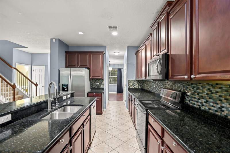 5 bedroom Single Family Residence at 925 Counts Crest Circle, Lake Todd Estates, Apopka — photo 4