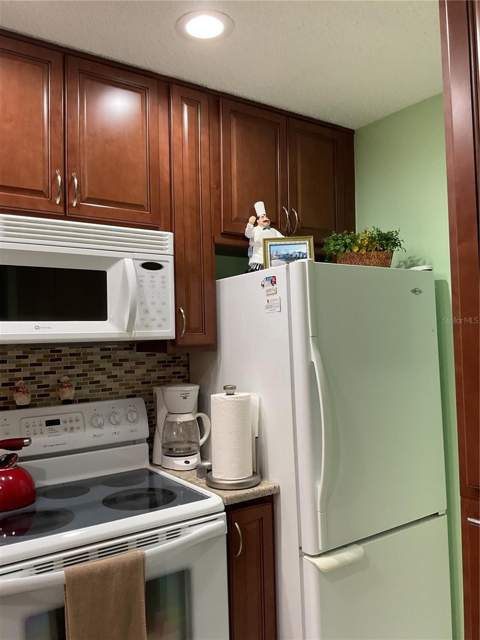 2655 Pine Ridge Way #D3, Palm Harbor FL - photo 13 of 31