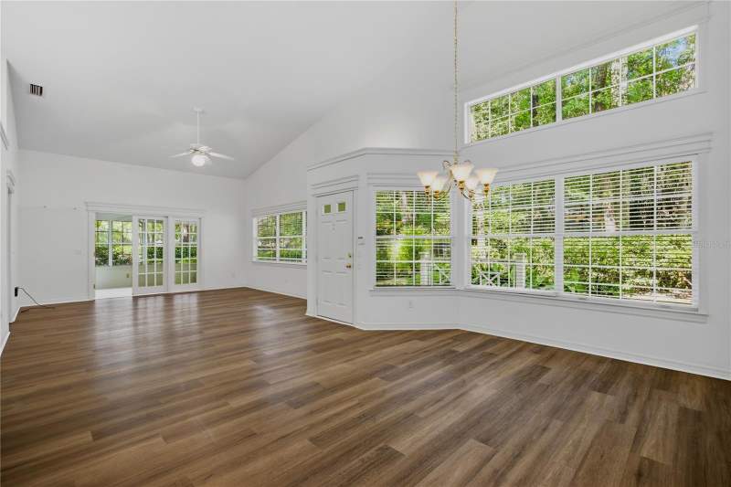 3 bedroom Single Family Residence at 5040 SW 9th Lane, Vintage View, Gainesville — photo 2