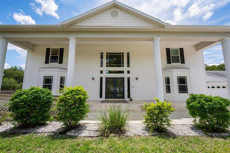 5 bedroom Single Family Residence at 11046 Lakeview Drive, Golden Acres Estates, New Port Richey — photo 4