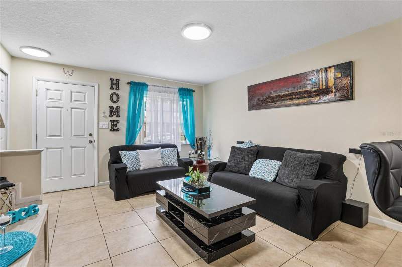 2 bedroom Townhouse at 12057 Tift Circle, Cambridge Circle, Orlando — photo 2