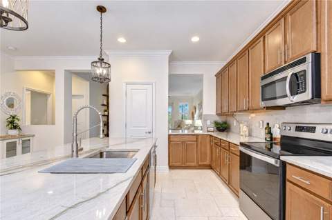 6810 Muncaster Court, Tampa FL - photo 23 of 84