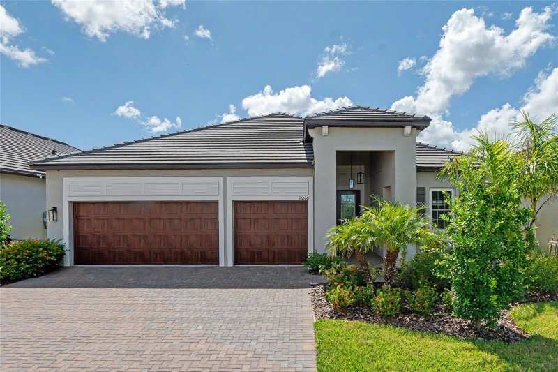 3 bedroom Single Family Residence at 12220 Violet Jasper Drive, Prosperity Lakes - Active Adult, Parrish — photo 1
