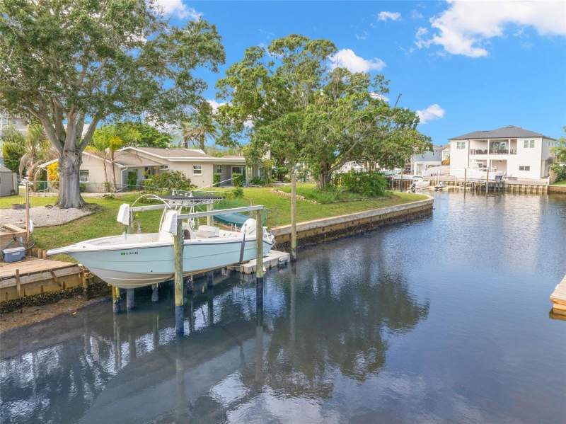 3 bedroom Single Family Residence at 332 Westwinds Drive, Baywood Village, Palm Harbor — photo 2