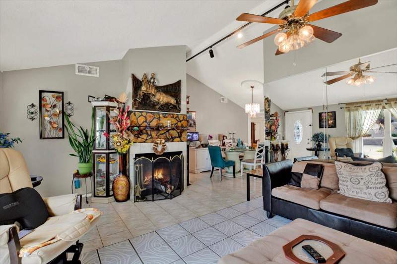 3 bedroom Single Family Residence at 9309 Ashfield Court, Timberlane Unit 07B, Tampa — photo 2