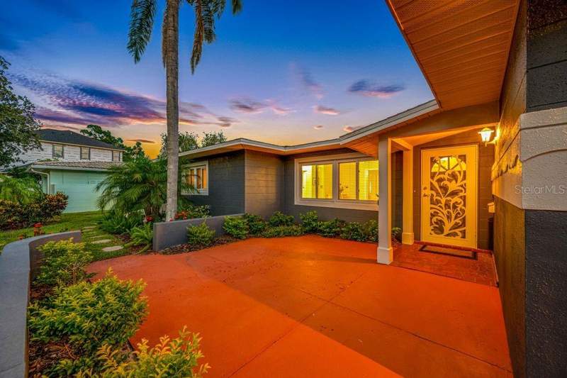 3 bedroom Single Family Residence at 328 Bayview Drive, Eden Shores Sec 5, St Petersburg — photo 2