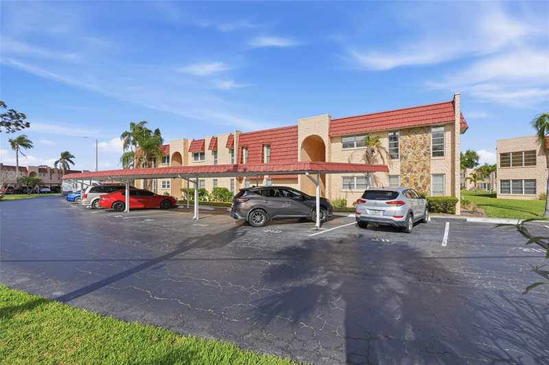3 bedroom Condominium at 212 Cedarwood Circle #212, Gardens The Condo, Seminole — photo 1