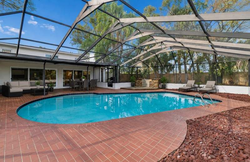 4 bedroom Single Family Residence at 8402 Boxwood Drive, Bay Crest Park Unit No 10-A, Tampa — photo 3