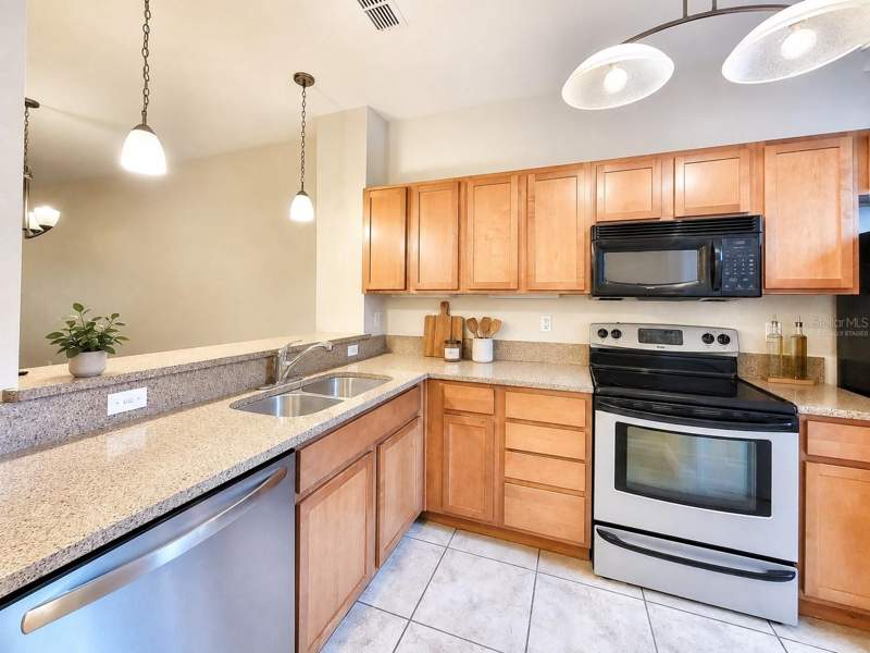 2 bedroom Condominium at 2508 SW 35th Place #70, Grantwood Condo Ph II, Gainesville — photo 4