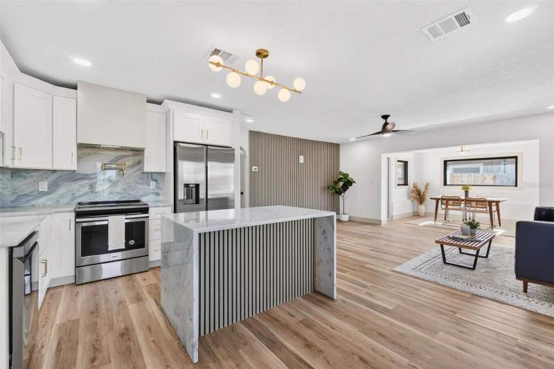 3 bedroom Single Family Residence at 203 Driftwood Drive, Baywood Village, Palm Harbor — photo 5