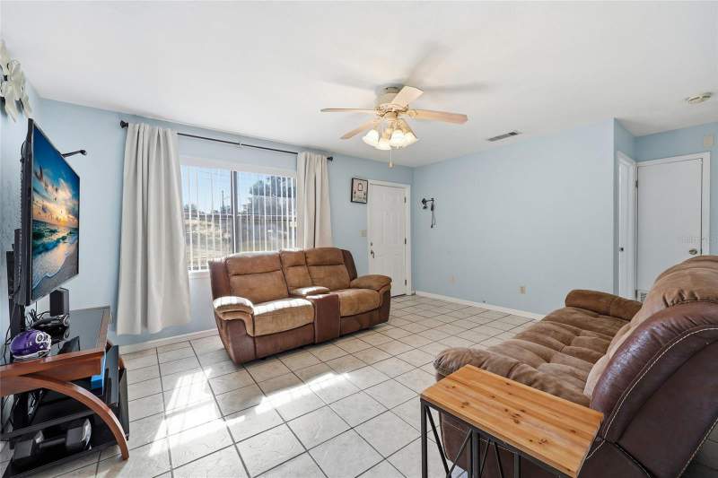2 bedroom Single Family Residence at 4916 SW 57th Drive, Oaks Of Kanapaha, Gainesville — photo 5