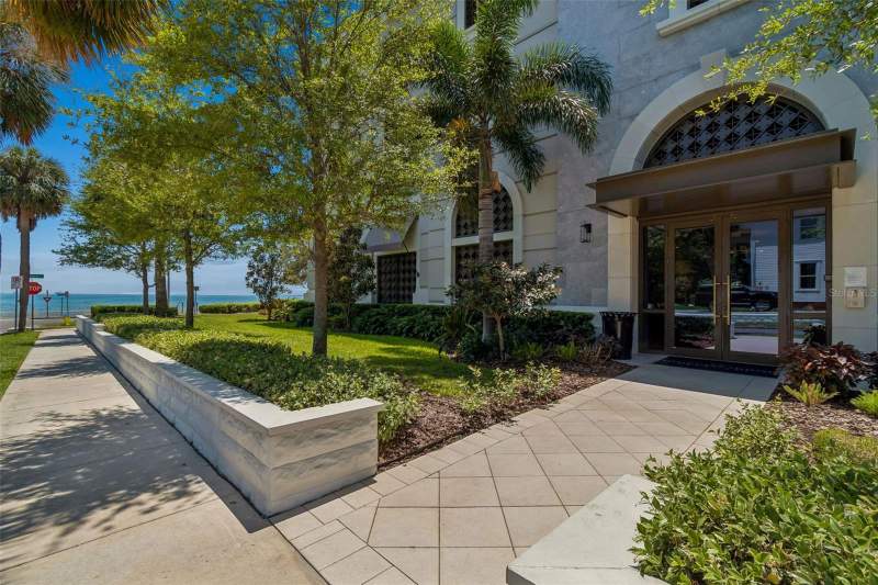 2 bedroom Condominium at 2103 Bayshore Boulevard #1203, Hyde Park House Condominium, Tampa — photo 2