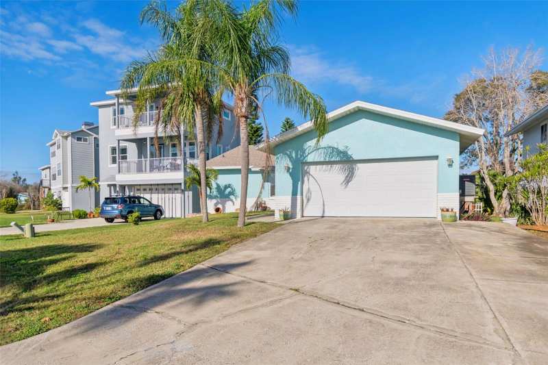 3 bedroom Single Family Residence at 216 176th Avenue, Harbor Shores 5th Add Rep, Redington Shores — photo 1
