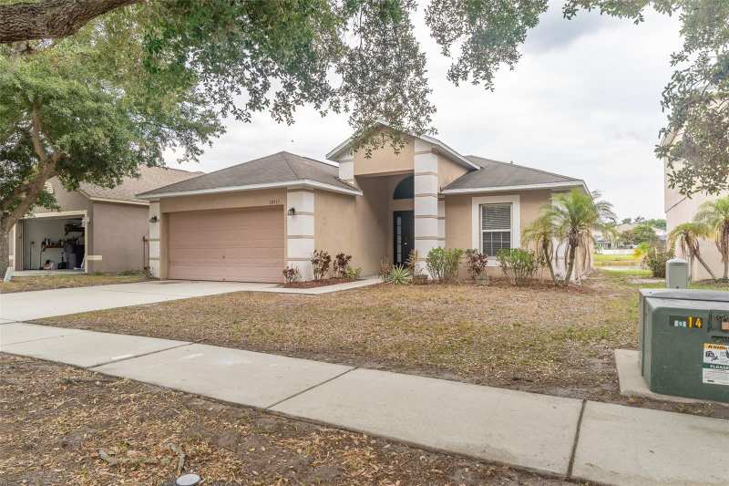 3 bedroom Single Family Residence at 10917 Banyan Wood Way, South Fork Unit 3, Riverview — photo 1
