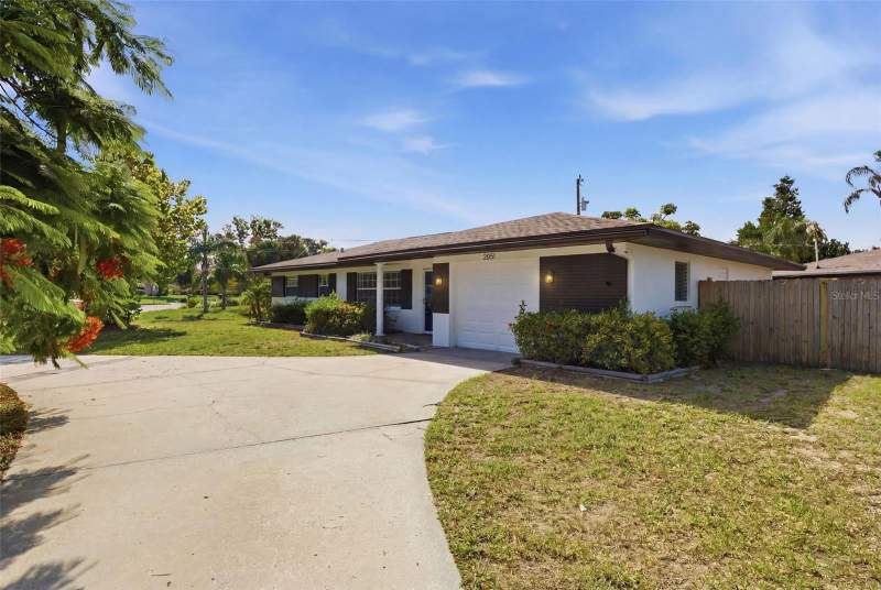 4 bedroom Single Family Residence at 2051 Magnolia Drive, Druid Park, Clearwater — photo 5