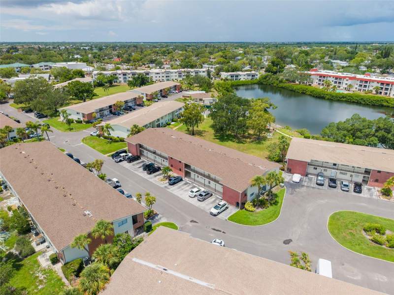 2 bedroom Condominium at 4550 Overlook Drive #152, Lake Overlook Apts, St Petersburg — photo 3