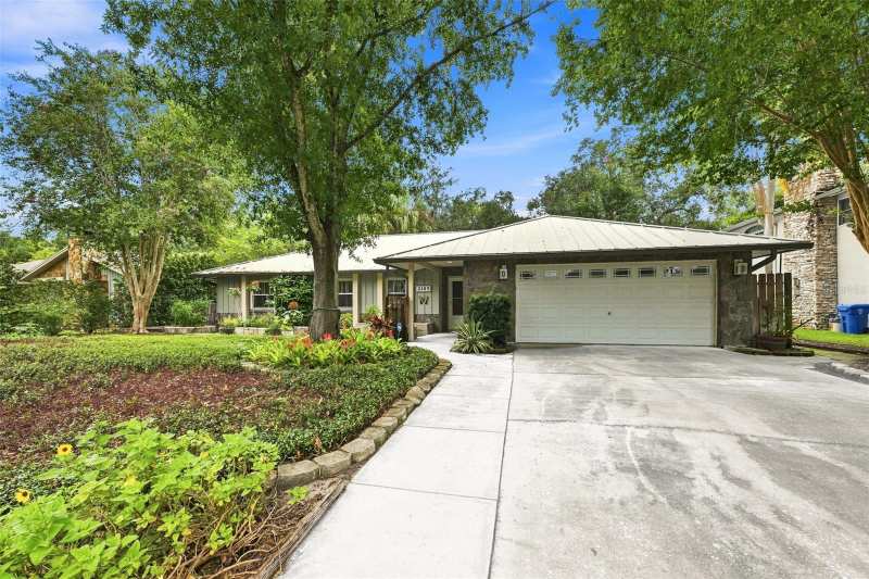 3 bedroom Single Family Residence at 2107 W Fore Drive, Forest Hills Estates, Tampa — photo 1