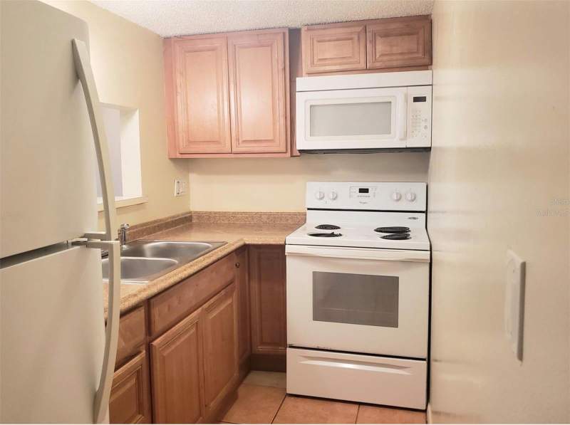 1 bedroom Condominium at 7100 Waterside Drive, Waterside Condo I, Tampa — photo 4