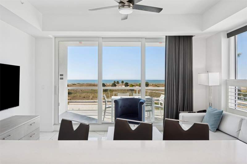 2 bedroom Condo - Hotel at 11500 Gulf Boulevard #313, Ocean Club Treasure Island A Resort Condo, Treasure Island — photo 3