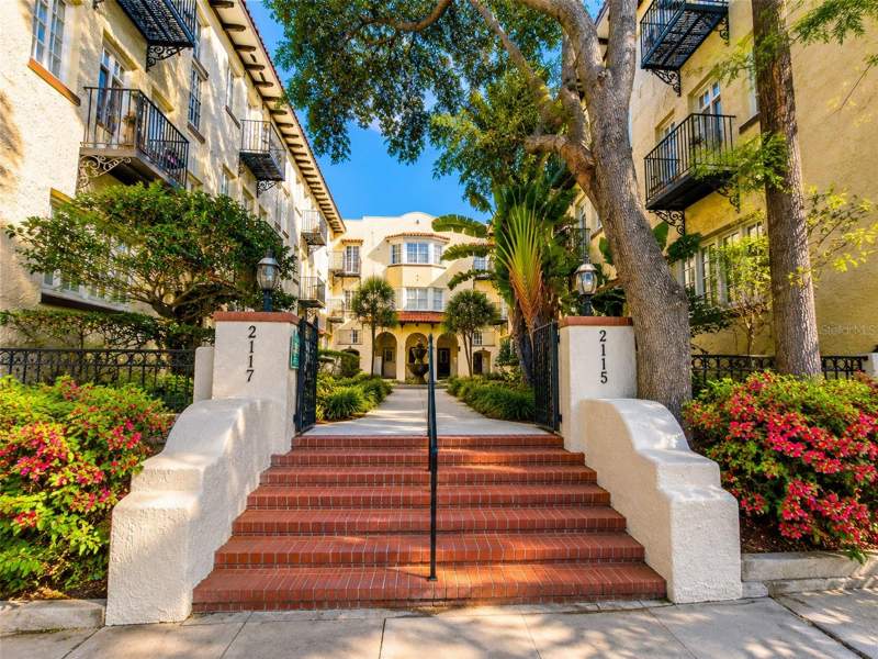 Melrose LandingCondos for Sale in Tampa, FL