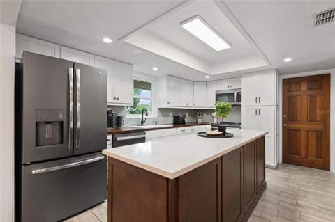 8404 Flagstone Drive, Tampa FL - photo 10 of 35