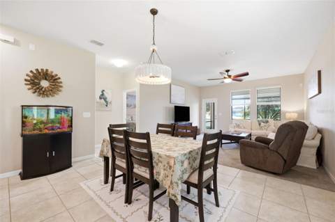 11767 Lake Boulevard, New Port Richey FL - photo 7 of 38