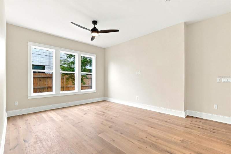 3 bedroom Single Family Residence at 2544 1st Avenue, Clemmons Court, St Petersburg — photo 4
