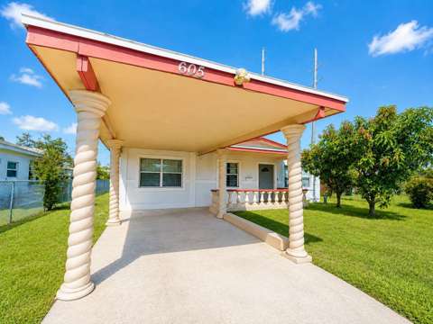 605 Carver Drive, home for sale in Lake Wales 33853