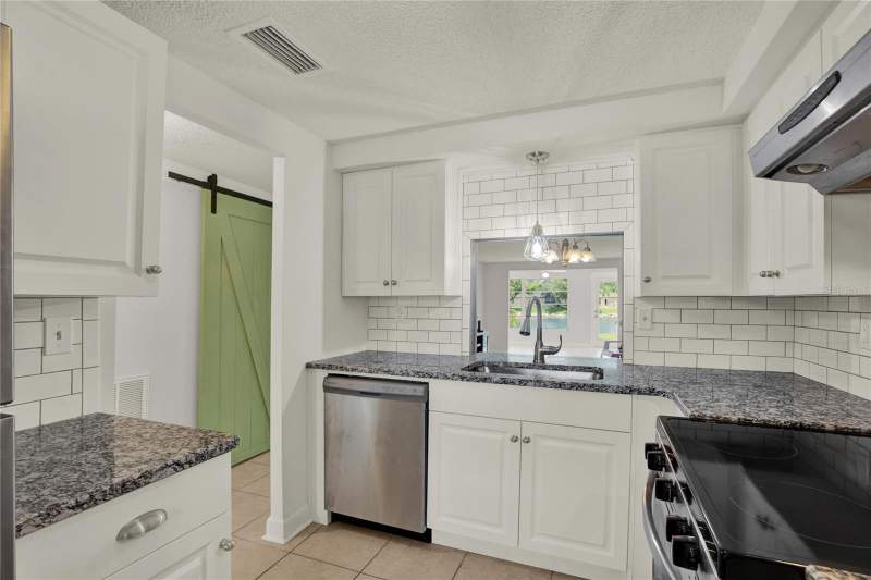 2 bedroom Condominium at 4115 HAMPTON DRIVE #n/a, GARDENS BEACON SQUARE, NEW PORT RICHEY — photo 3