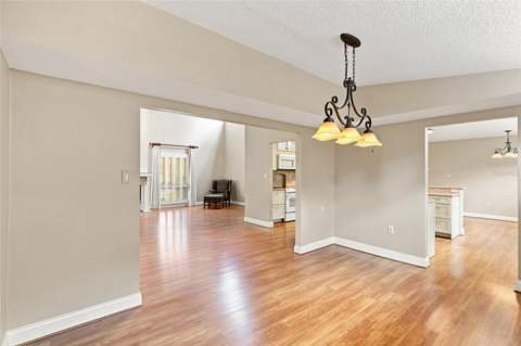 124 Oaks Court, Sanford FL - photo 12 of 43