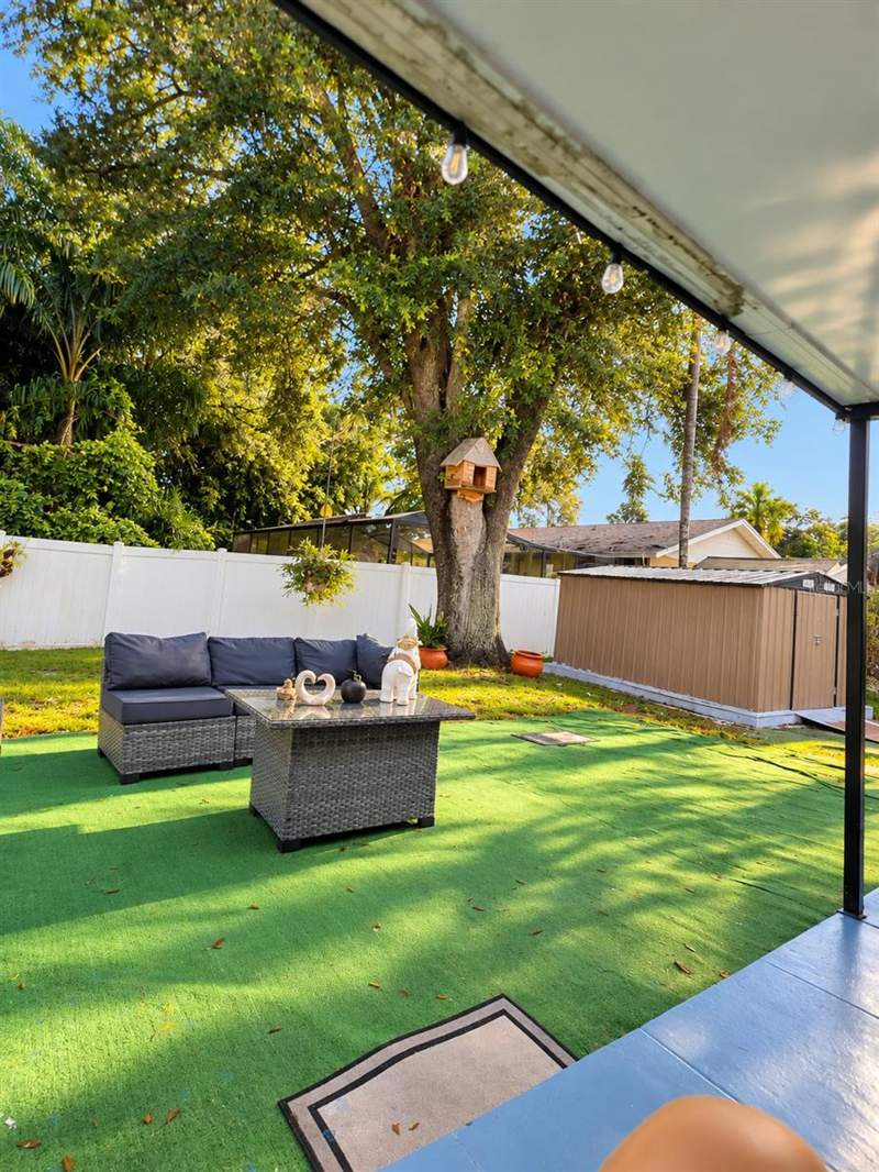5 bedroom Single Family Residence at 510 Proclamation Drive, North Pointe Unit III, Tampa — photo 4
