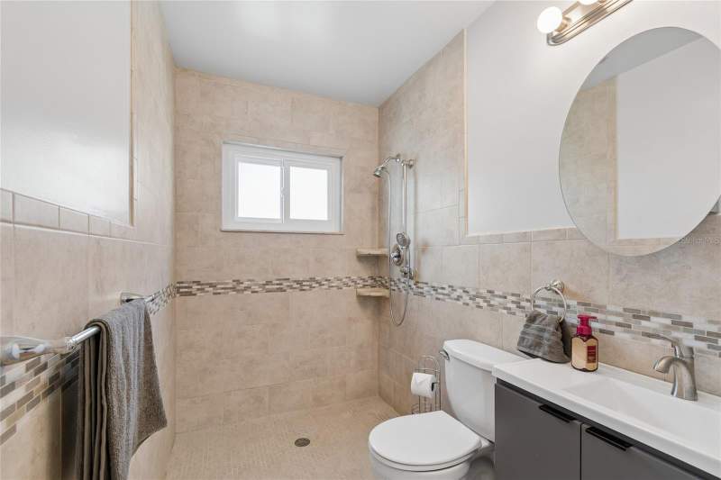2 bedroom Condominium at 9771 37th Street, Mainlands Of Tamarac By The Gulf Unit 4 Condo, Pinellas Park — photo 3