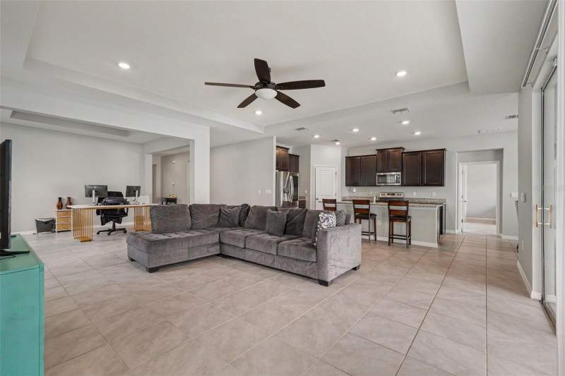 4 bedroom Single Family Residence at 528 Ocean Spray Drive, Shell Cove Ph 2, Ruskin — photo 5