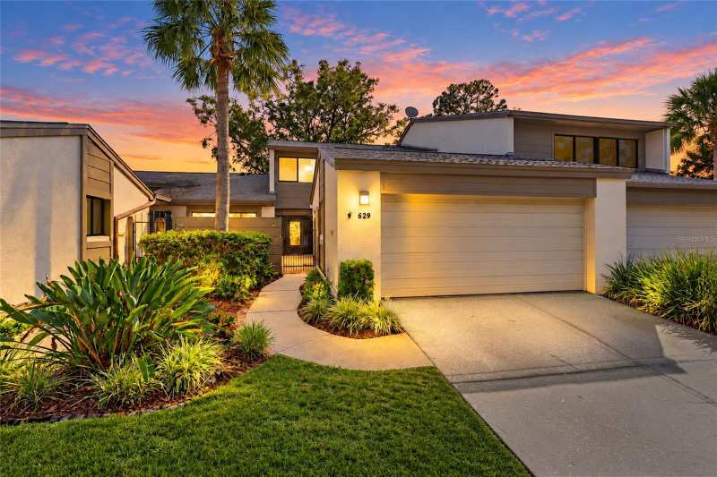 3 bedroom Townhouse at 629 Woodridge Drive, Lake Of The Woods Sec 05 Twnhs, Fern Park — photo 1